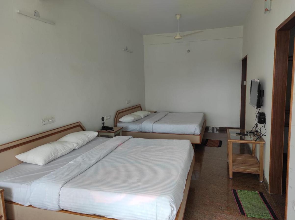 Sabari Residency Hotel Valparai Exterior photo