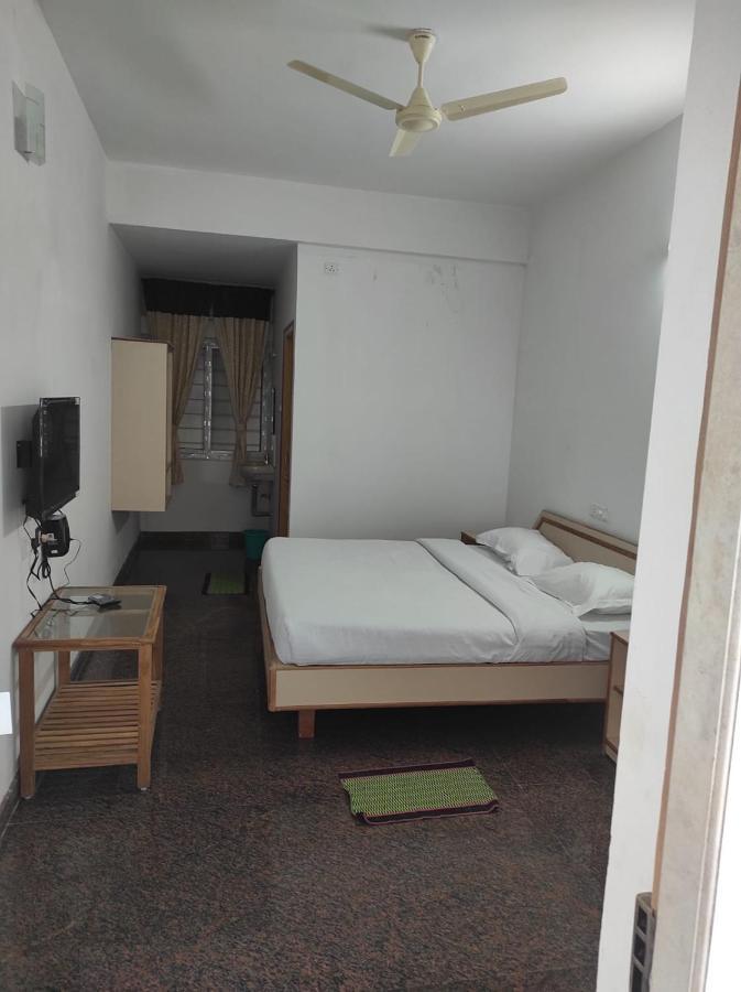 Sabari Residency Hotel Valparai Exterior photo